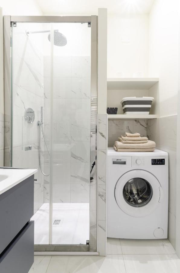 Design Apartment - Spadolini, Campus Bocconi Milan Bagian luar foto